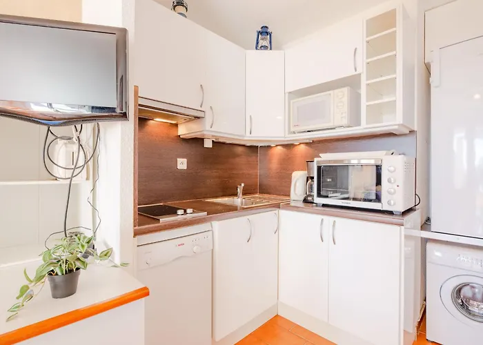 Apartamento Les Coteaux De La Nartelle-3 By Interhome *